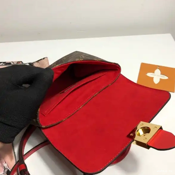 WIS LOUIS BB VUITTON LOCKY 0412